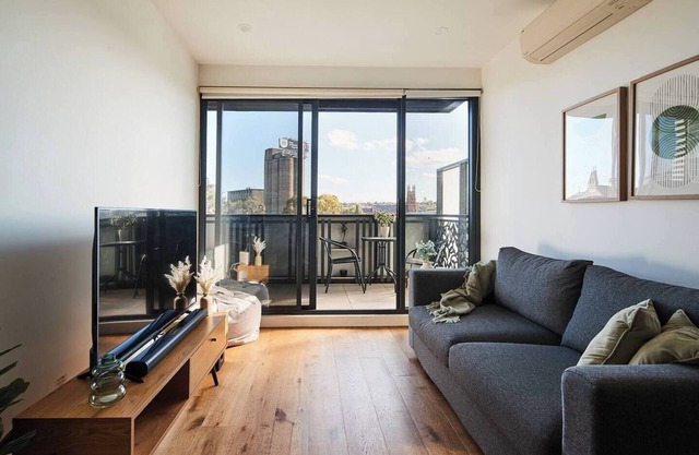 Urban Drift Cosy Balcony Nook near Waterfront