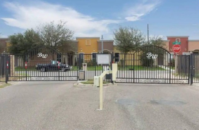 Urban Elegance Private Gated 1 BR