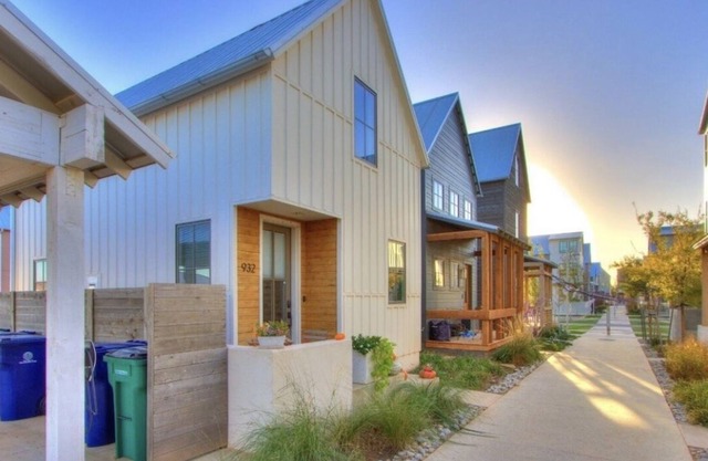 Urban-Modern Bungalow in Wheeler District close to Downtown