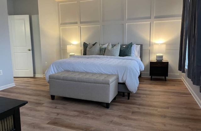 UrbanHaven - 2BD/2.5BA City/Suburb Living