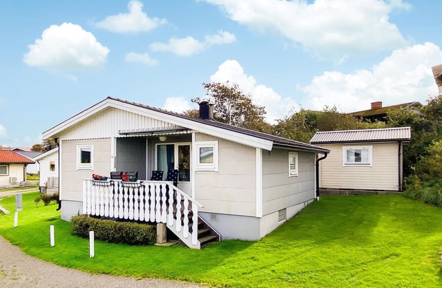 Use this vacation home in Norra Bobergsudde as a good starting point for a varied vacation.