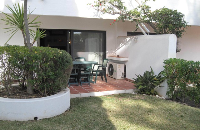 V136- 2 bedroom apartment in Quinta do Lago by Shirley Dunne