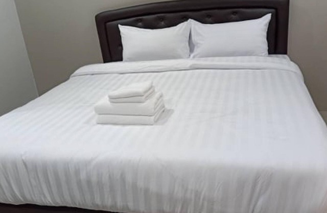 V2 hotel