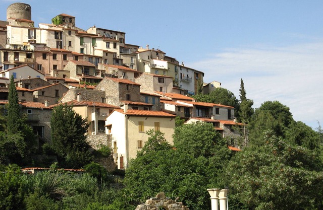 Vacation between mountains and sea - House in the medival village