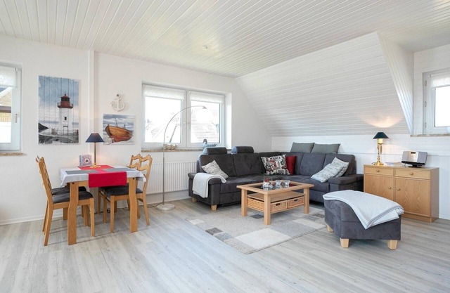 Vacation apartment/apartment for 2 guests with 77m² in Grömitz (287385)