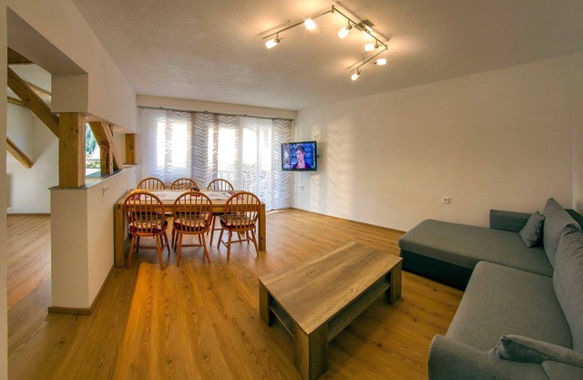 Vacation apartment Rote Flüh (in the adjoining house) - Apartments and Pension Mariandl