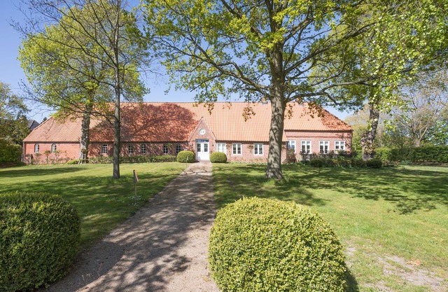 Vacation apartment Hof Angelbur in Husum for up to 2 people