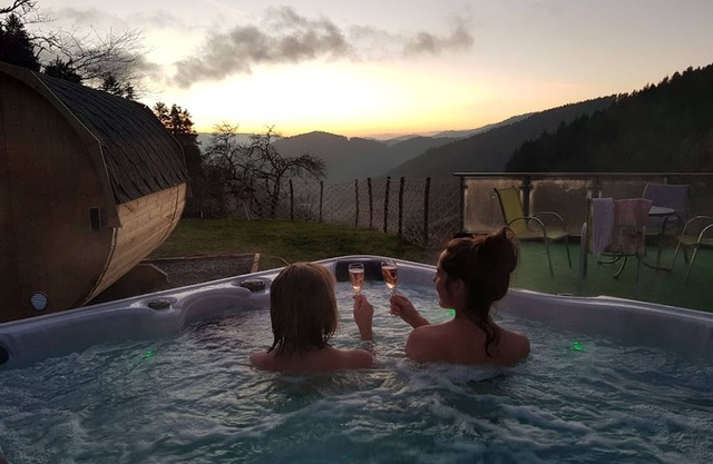 Vacation apartment Hohenlochen 130sqm with whirlpool and barrel sauna, 3 bedrooms for max. 6 people