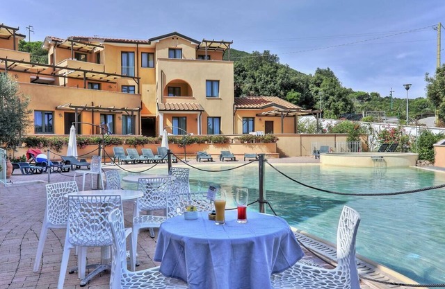 Vacation Apartment "La Pergola al Cavo" with Sea View, Pool & Terrace