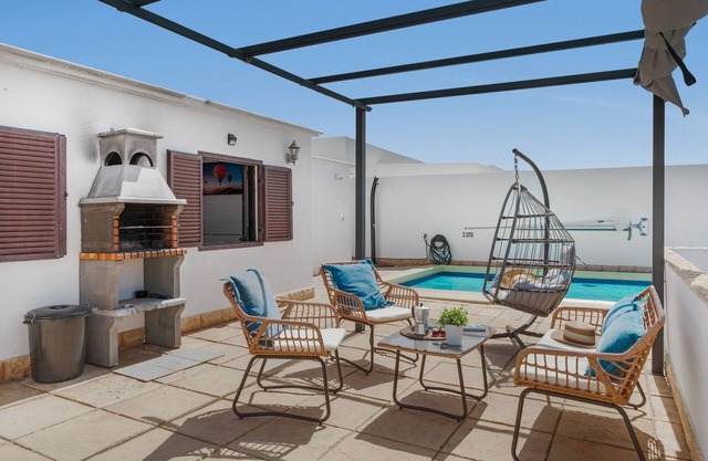 Vacation 'Aurora' with Mountain View, Private Pool and Private Terrace