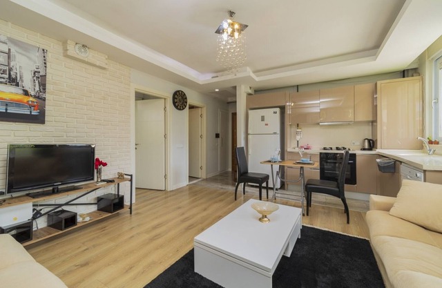 Vacation Flat w Balcony 15 min to Beach in Antalya