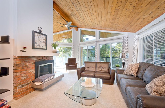 Vacation for Families with Stunning View & Pool