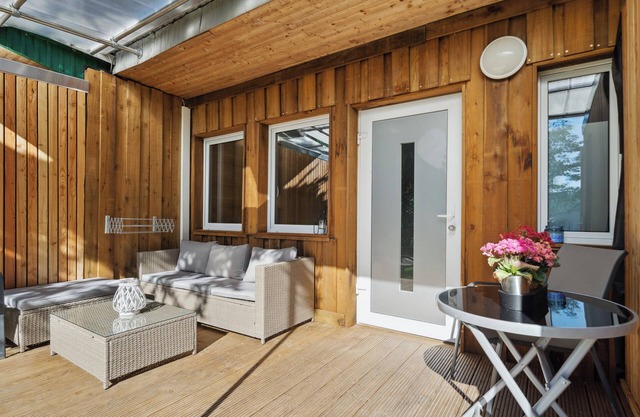 Vacation home Seeblick Sauna use at the Zeulenrodaer Meer, enjoy nature and tranquility