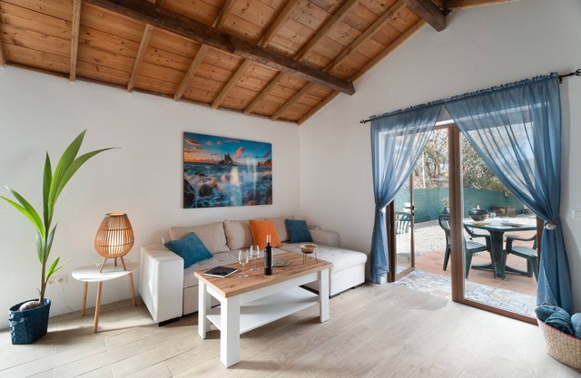 Vacation Home 'Casa Joy' with Sea View, Wi-Fi and Air Conditioning