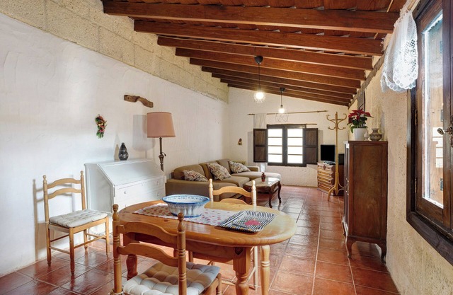 Vacation Home "El Drago" with Mountain View, Pool & Wi-Fi