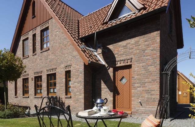 Vacation home Henny - with private garden. Only 6 minutes walk to the harbor