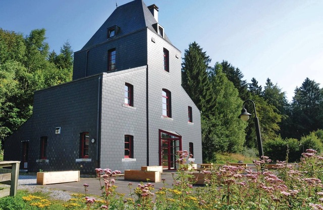 Vacation home Jachtpaviljoen is located in the forest of Nassogne and in the heart of the Ardennes.