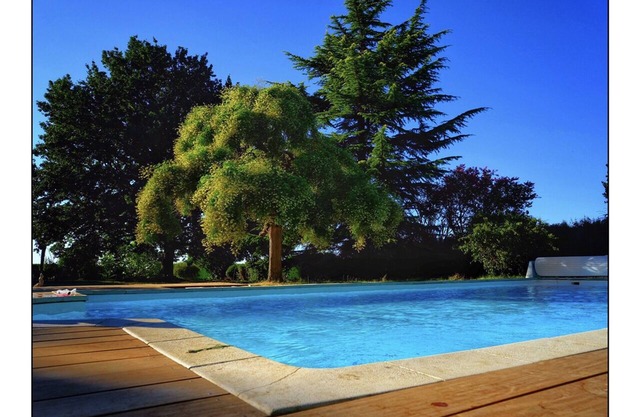 Vacation home, private terrace, shared swimming pool (12 x 6, salt water), quiet location