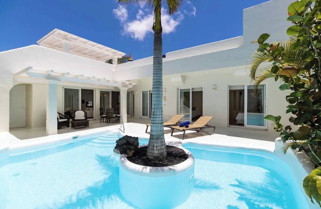 Vacation Home "Villa 103" with Mountain View, Pool & Wi-Fi