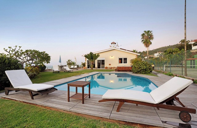 Vacation Home "Villa Irina" with Sea View, Pool & Wi-Fi