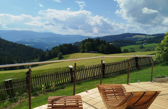 Vacation home with mountain panorama! Secluded location at 1100m above sea level for up to 6 people!