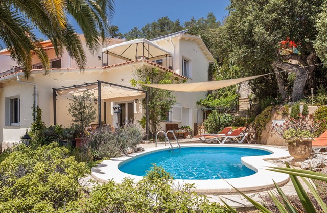 Vacation home with pool+sea view+garden, close to the beach+quiet, WIFI+A/C+sauna