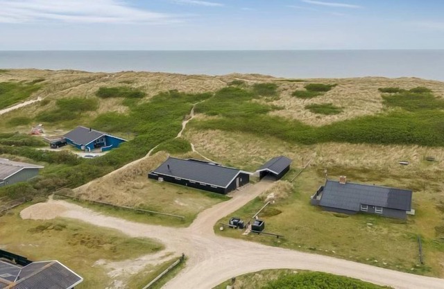 Vacation home "Yvette" - 100m from the sea in Western Jutland in Hvide Sande - 6 persons, 4 bedrooms