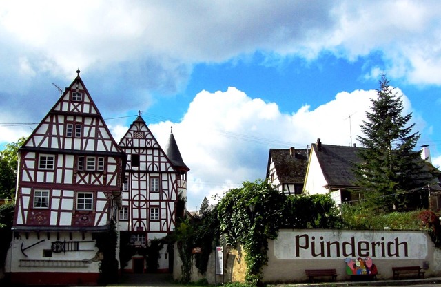 Vacation in Pünderich, the jewel of the Middle Moselle