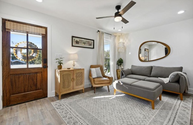 Vacation Rental Old Town Bay St Louis Unit B