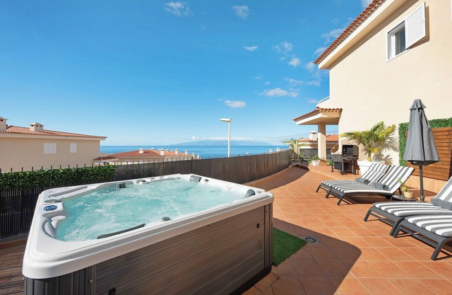 Vacation Villa "View Candesol" with Sea View, Garden, Shared Pool & Wi-Fi