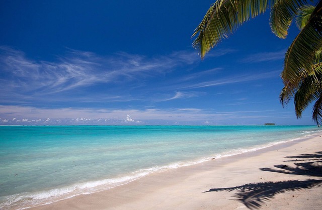 Vaiula Beach Fales