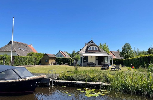 Vakantiehuis aan het water in Friesland