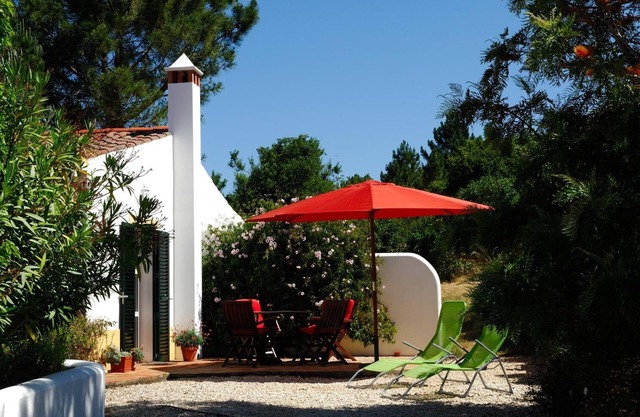 Vale do Guizo Casa Nascente, comfortable countryside home, close to the sea