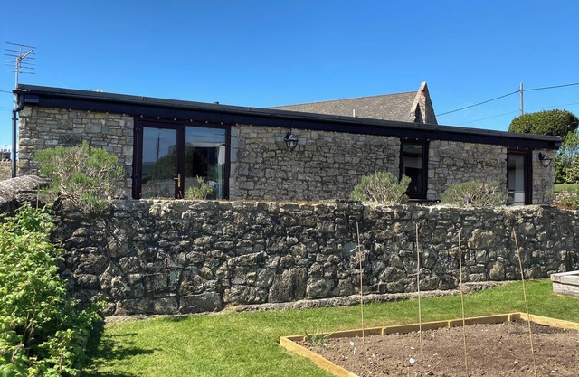 Vale of Glamorgan - Cottage - Sleeps 4 - Parking