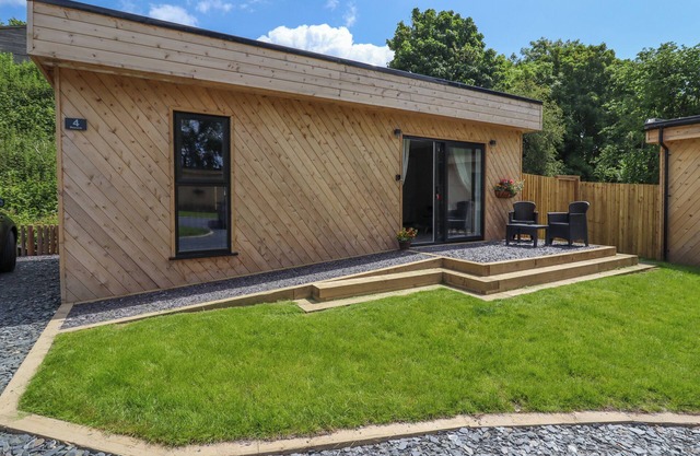 VALLEY LODGE 4 - NORTH WALES ECO LODGES, pet friendly in Ruthin