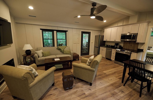Valley Overlook, heart of Cuyahoga Valley National Park - Cabin for 4n