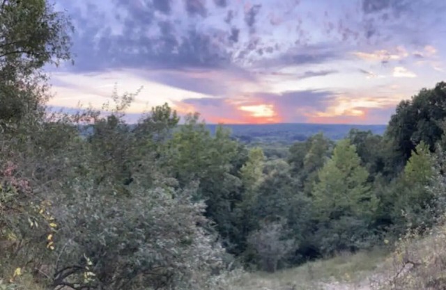 Valley Overlook - Peninsula, Ohio - Glamping Tent P8 - in the heart of CVNP