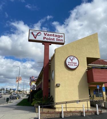 Vantage Point Inn - Woodland Hills