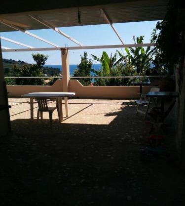 Varagoulis Giannis & Lenas Apartments