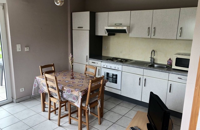 Very bright gite, located at the edge of an orchard, in a quiet neighbourhood