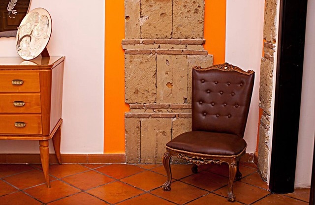 Very Central Apartment Pompeii near the Amphitheater Excavations and the Sanctuary