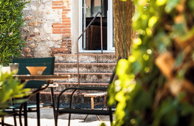 Very nice charming farmhouse in the heart of a vineyard overlooking the sea (5km)