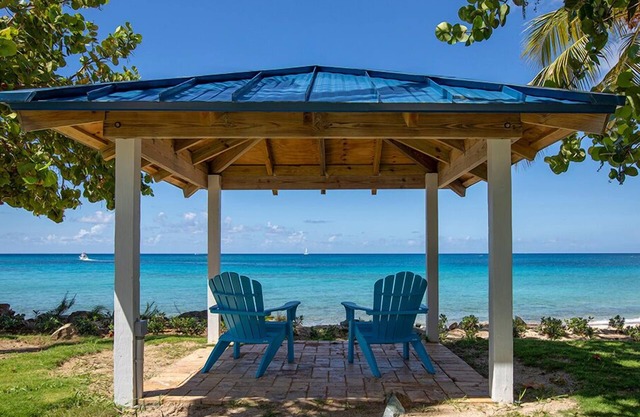 Very Romantic Secluded Beach Getaway in St. Thomas Island