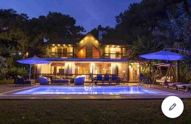Very Special Villa 6 bedrooms (pool, football field, sauna,BBQ)