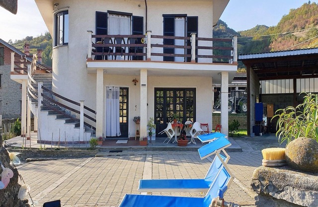 Vesime Villa with Garden