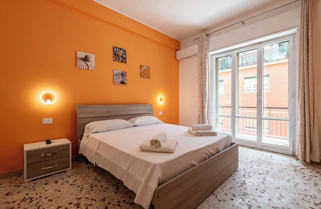 Via Diomede Carafa 58