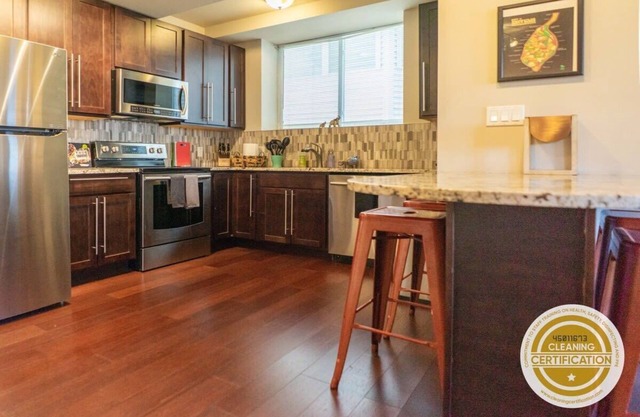 Vibrant CWE Escape | Prime Location/ABODEbucks