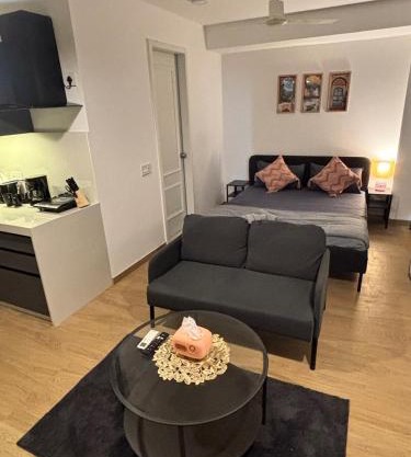 Vibrant Vision Near Airport with Coffee Maker & Wifi