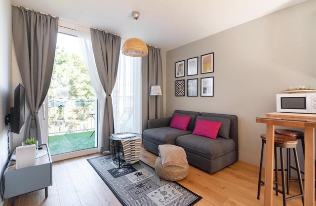 VIC & UNO City Charming Apart Plus Garage