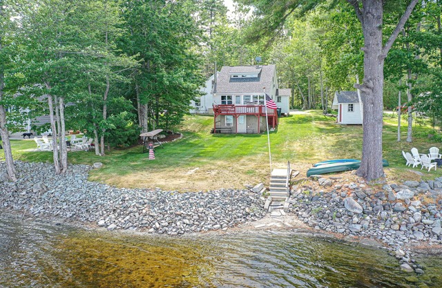 Victoria Cottage on Chemo Pond, Dogs Welcome